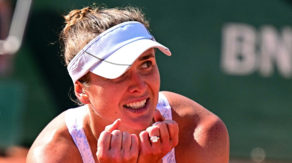 Mum's the word as Svitolina reaches French Open last 16