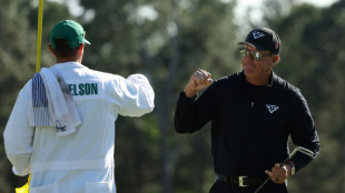 Mickelson defies expectations with Masters 65