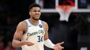 Bucks' Antetokounmpo expects to miss to miss at least a month