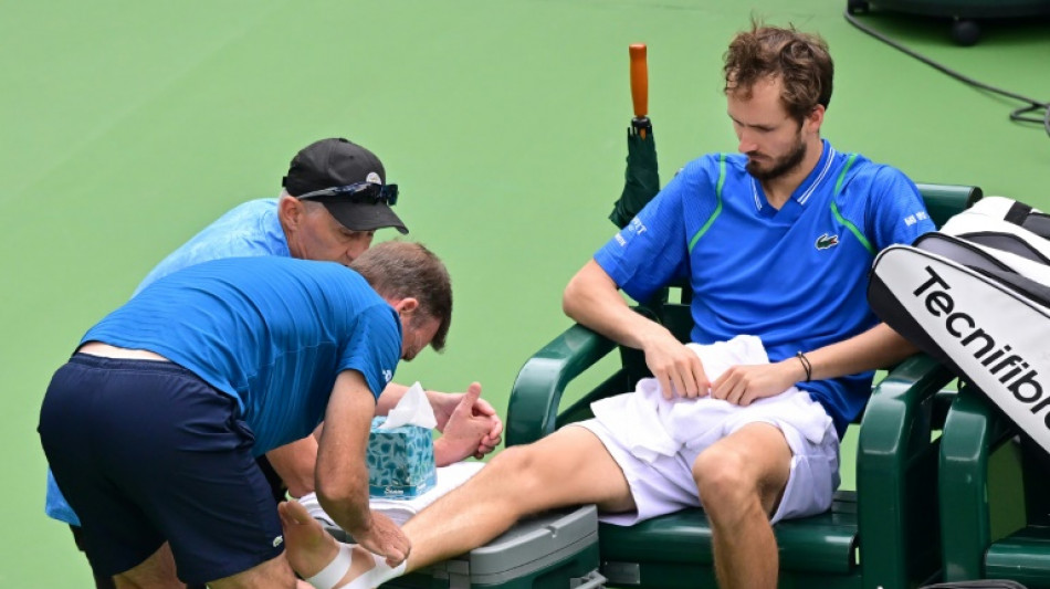 Indian Wells: Medvedev en quarts en claudiquant, Alcaraz en trottinant