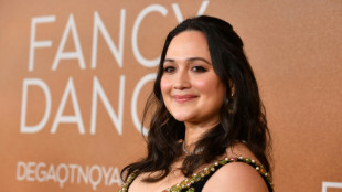 El "genocidio" de pueblos originarios en EEUU "contin&uacute;a", denuncia la actriz Lily Gladstone