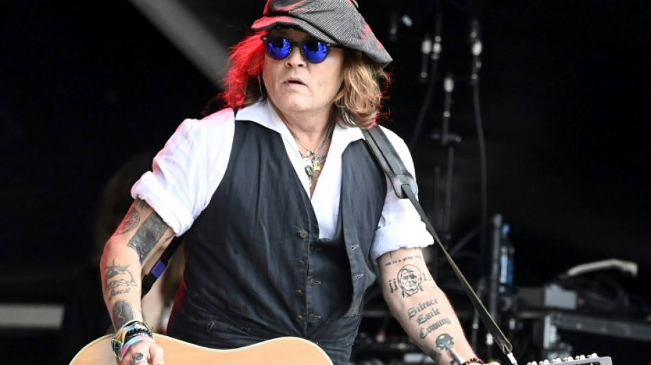 Johnny Depp saca disco y emprende gira tras su tormentoso juicio