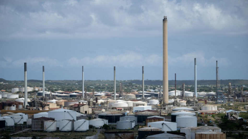 Refiner&iacute;a de Curazao reabre con la mira puesta en petr&oacute;leo de Venezuela