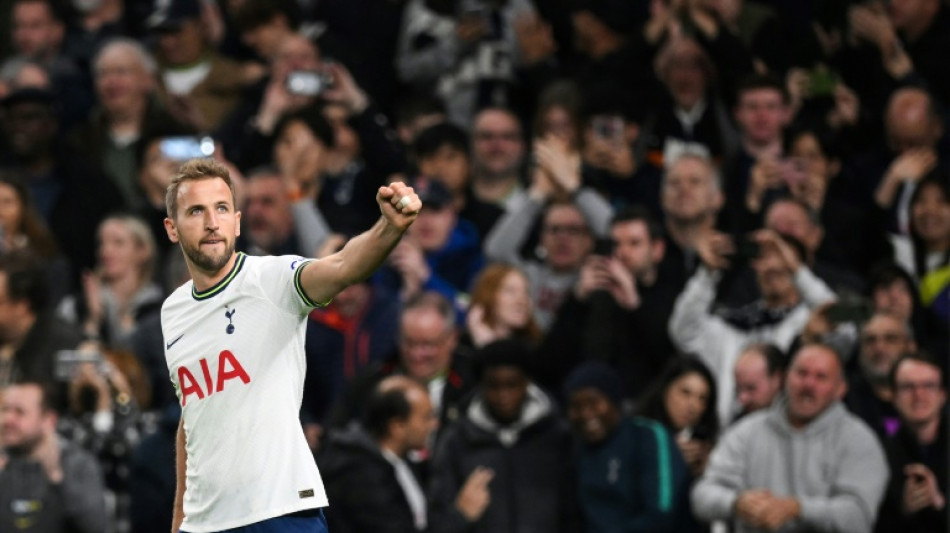 Tottenham face Richarlison scare after Kane closes gap on leaders Arsenal