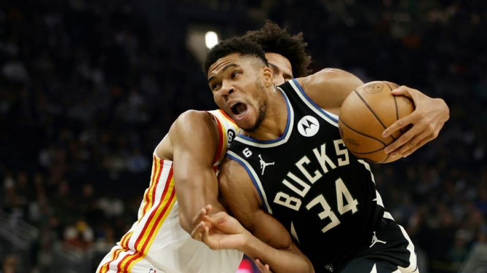 Hornets sting NBA Warriors in overtime, Kings grab first win