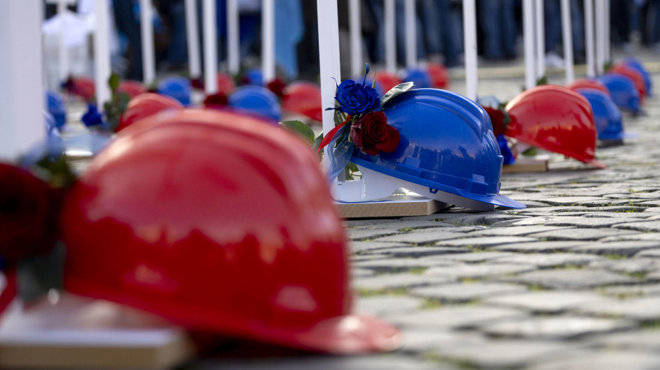 Uil, morti sul lavoro strage che uccide pi&ugrave; della mafia