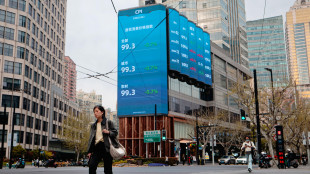 Borsa: Hong Kong apre a -1,03%, Vanke affonda a -5,43%