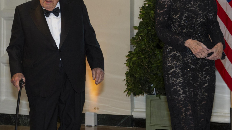 Addio a Nancy Kissinger, morta a 92 anni la moglie dell'ex segretario di stato