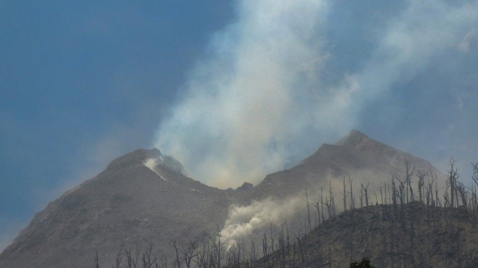 La erupci&oacute;n de un volc&aacute;n en el este de Indonesia deja 10 muertos
