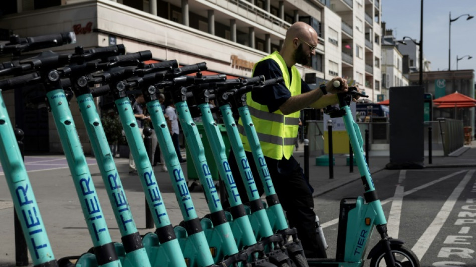 Par&iacute;s retira de sus calles los monopatines el&eacute;ctricos en libre servicio