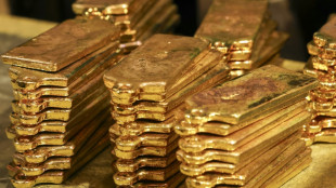 Gold rushes to new high as Asia stocks mixed