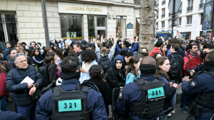 La polic&iacute;a desaloja a los manifestantes propalestinos de una universidad de &eacute;lite en Par&iacute;s