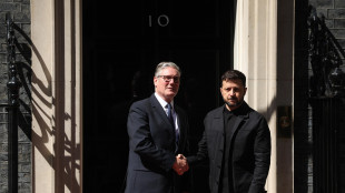 Starmer annuncia, 'stamani riceverò Zelensky a Londra'