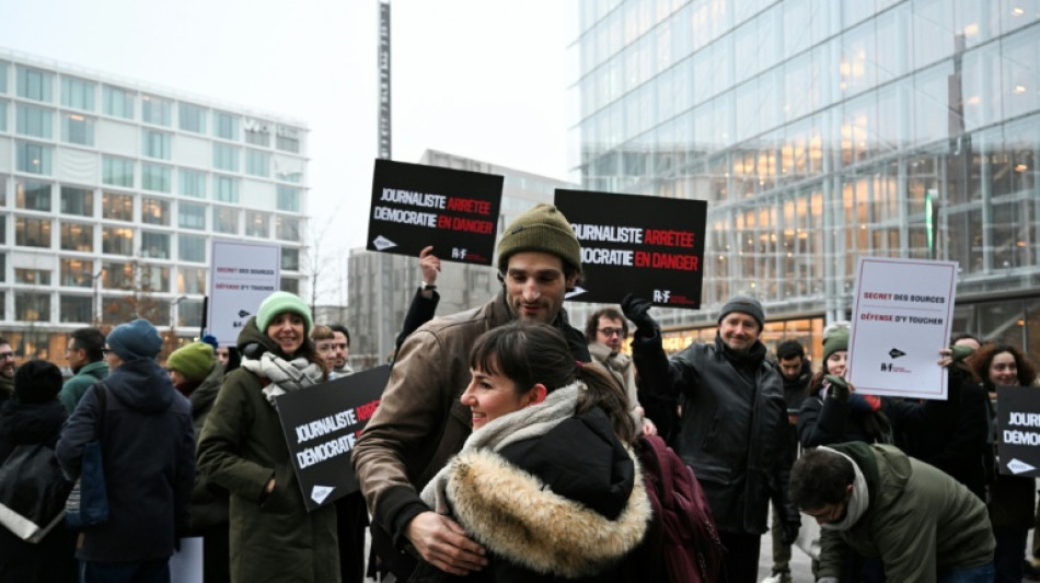 Francia juzgará a un soldado por revelar secretos a una periodista