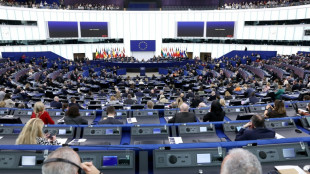 Parlamento Europeo adopta definitivamente dos textos clave para endurecer la pol&iacute;tica migratoria