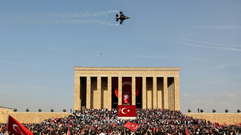 Turqu&iacute;a y EEUU firman un acuerdo sobre la venta de aviones de combate F-16