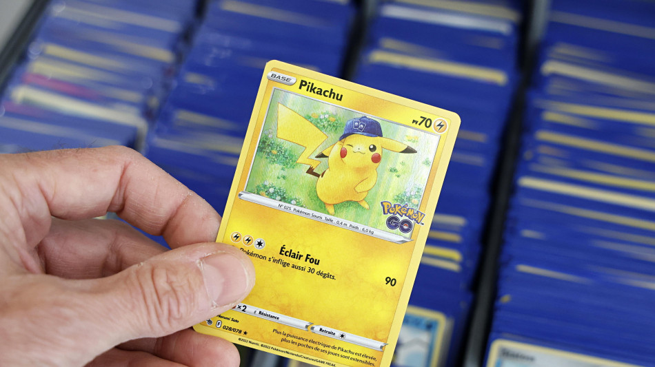 Carte Pok&eacute;mon da record, pensionato inglese le vende all'asta e diventa milionario
