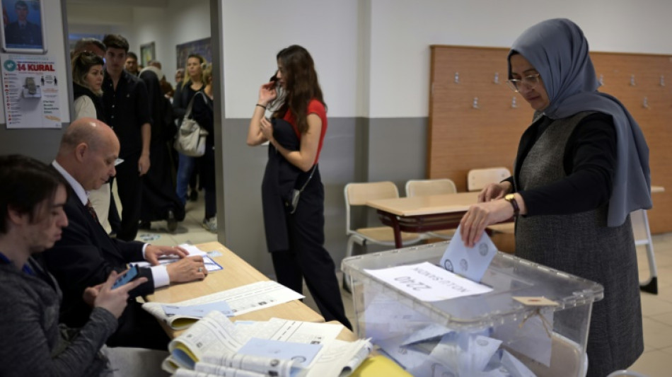 Oposi&ccedil;&atilde;o turca abre vantagem nas elei&ccedil;&otilde;es municipais em Istambul e Ancara
