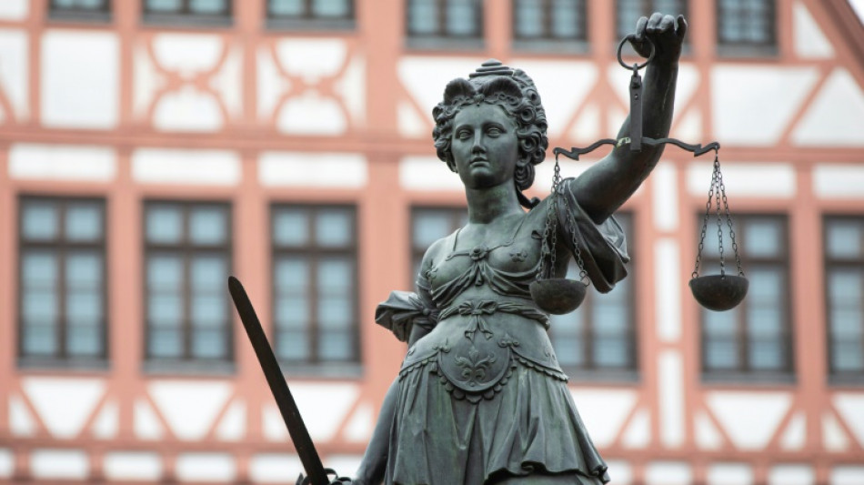 Prozess gegen IS-R&uuml;ckkehrerin wegen Mitgliedschaft in zwei Terrorgruppen begonnen