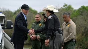 Biden ordena bloquear a los solicitantes de asilo en la frontera con M&eacute;xico