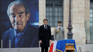 Macron rend hommage &agrave; Badinter, qui entrera au Panth&eacute;on