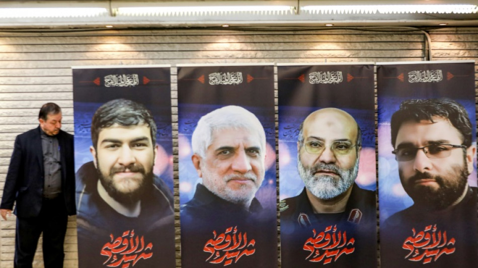 Sube a 16 el balance de muertos del bombardeo del consulado de Ir&aacute;n en Siria