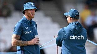 England bowl in 3rd Ashes Test as Australia make changes