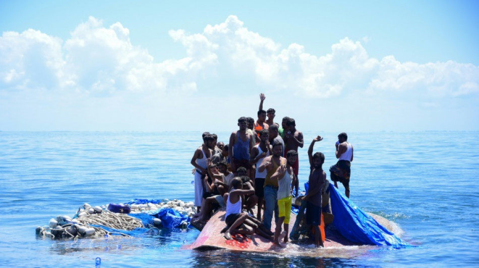 Hallan muertos a cinco rohingy&aacute;s tras el naufragio de un barco en Indonesia