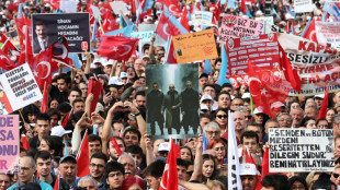 Turquie: Erdogan prie &agrave; Sainte-Sophie avant le scrutin d&eacute;cisif 