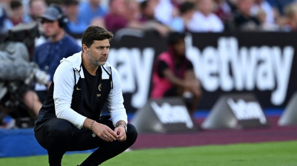 Pochettino aims to avoid a 'mess' as Chelsea eye more new signings