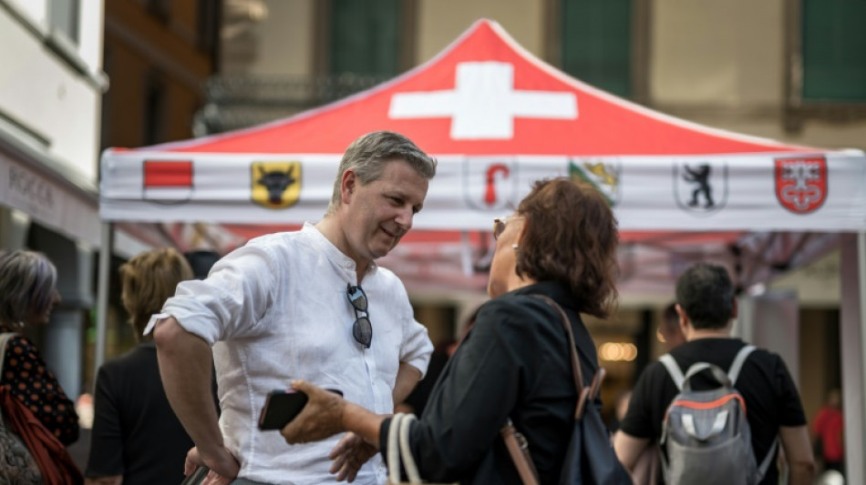 Critiqu&eacute;, le leader de la droite populiste suisse se ressource dans son fief