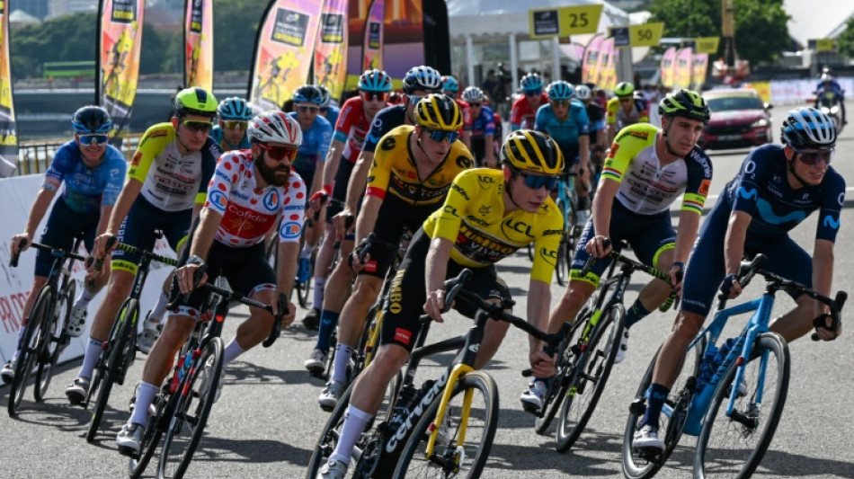 Vingegaard wins inaugural Singapore Criterium