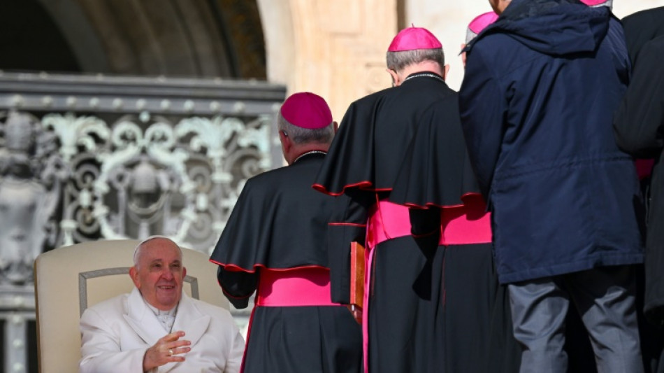 Francisco, un papa anciano con una salud fr&aacute;gil