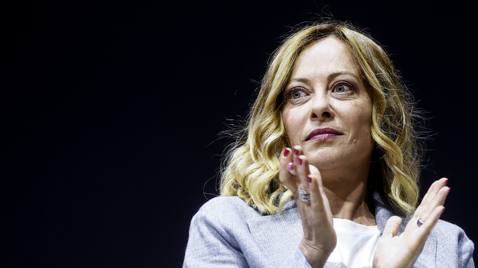 Meloni, su truffe migranti avevamo ragione, avanti senza paura