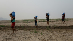 Atrapados en un lecho de r&iacute;o ardiente por la sequ&iacute;a de la Amazonia brasile&ntilde;a 