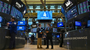 Wall Street ouvre en hausse apr&egrave;s des records 