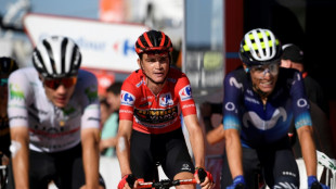 Kuss closes in on Vuelta a Espana glory
