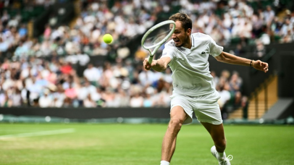 Medvedev defeats friend Fucsovics at Wimbledon