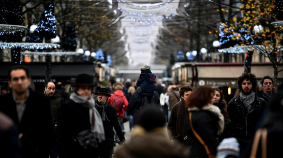 Le pouvoir d'achat, premi&egrave;re pr&eacute;occupation des Fran&ccedil;ais dans un pays "en d&eacute;clin" selon un sondage