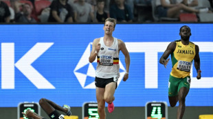 Gardiner out of world 400m as Van Niekerk sneaks through