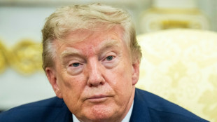 Trump amea&ccedil;a bombardear Om&atilde; se o pa&iacute;s assinar acordo com o Ir&atilde; sobre Ormuz