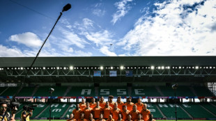 Australia deny 'mind games' over injured captain Skelton