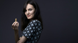 "Dif&iacute;cil dormir" durante las protestas de Ir&aacute;n, dice una campeona de ajedrez exiliada