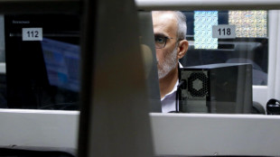 Borsa: Milano apre positiva (+0,1%) e poi scivola