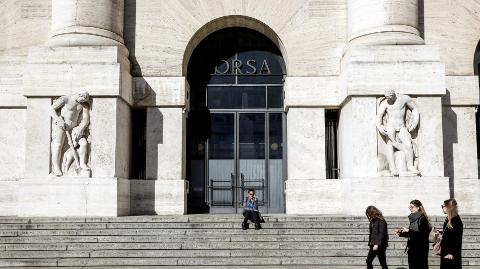 Borsa: Milano chiude in leggero calo, Ftse Mib -0,09%