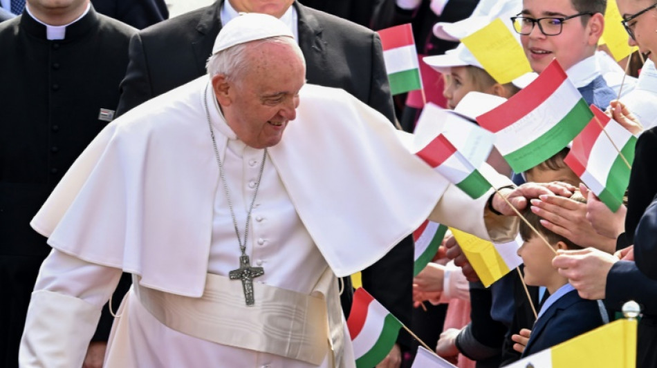 El papa insta en Hungr&iacute;a a recuperar el "alma europea" ante guerra y nacionalismos