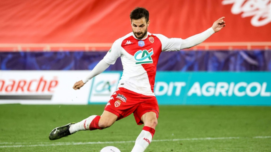 Ex-Arsenal, Barcelona star Fabregas hangs up boots