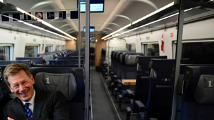Bahn stellt Zweierabteil f&uuml;r ICE der Zukunft und "digitales Handtuch" vor