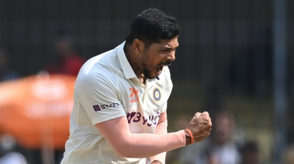 Lyon 8-for gives Australia hope in third India Test