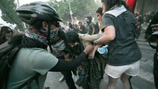Manifestantes y polic&iacute;as chocan cerca de la embajada de Israel en M&eacute;xico